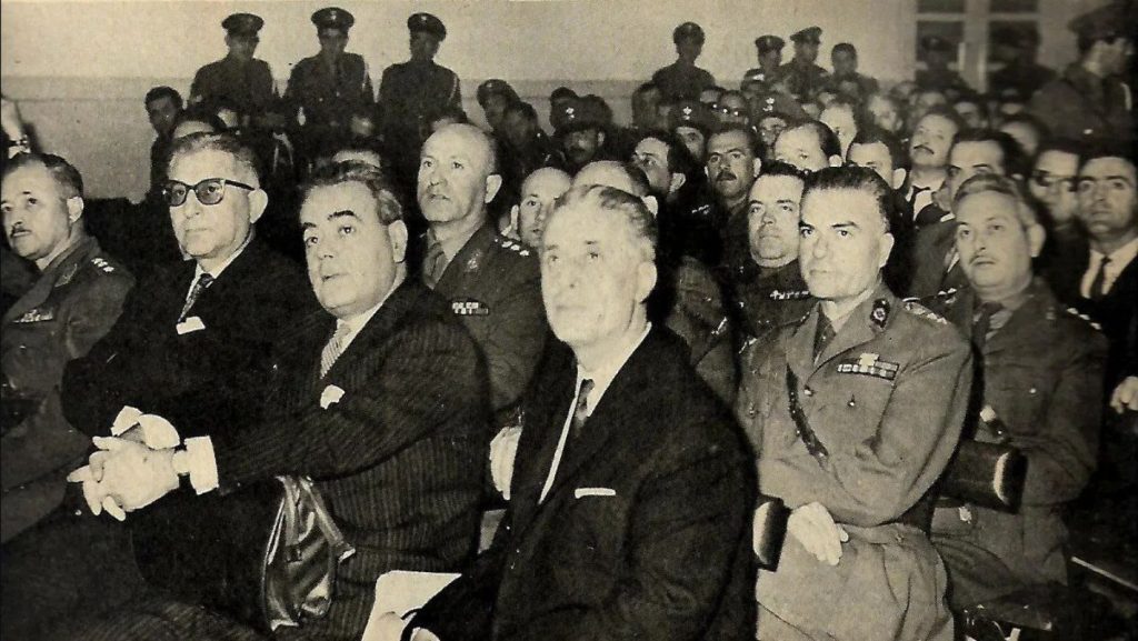 Κων. Μητσοτάκης: Διά των παλατιανών στη…Δημοκρατία