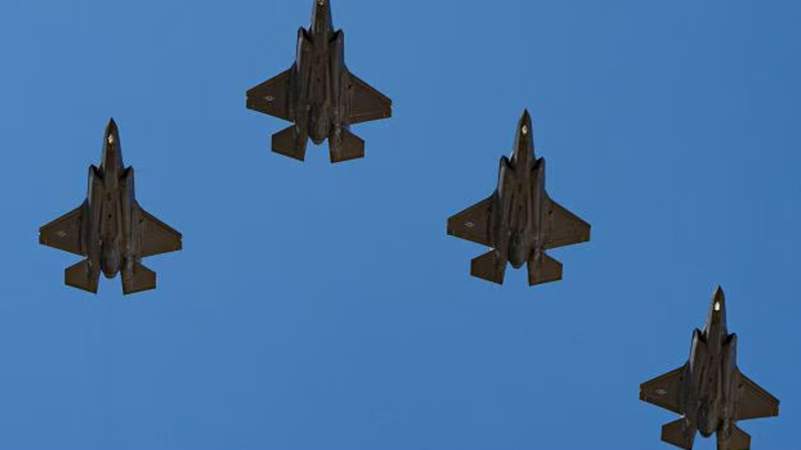 Ο Κολομβιανός πρόεδρος λέει πως οι στρατιωτικές επιχειρήσεις των ΗΠΑ στην Καραϊβική γίνονται για το πετρέλαιο