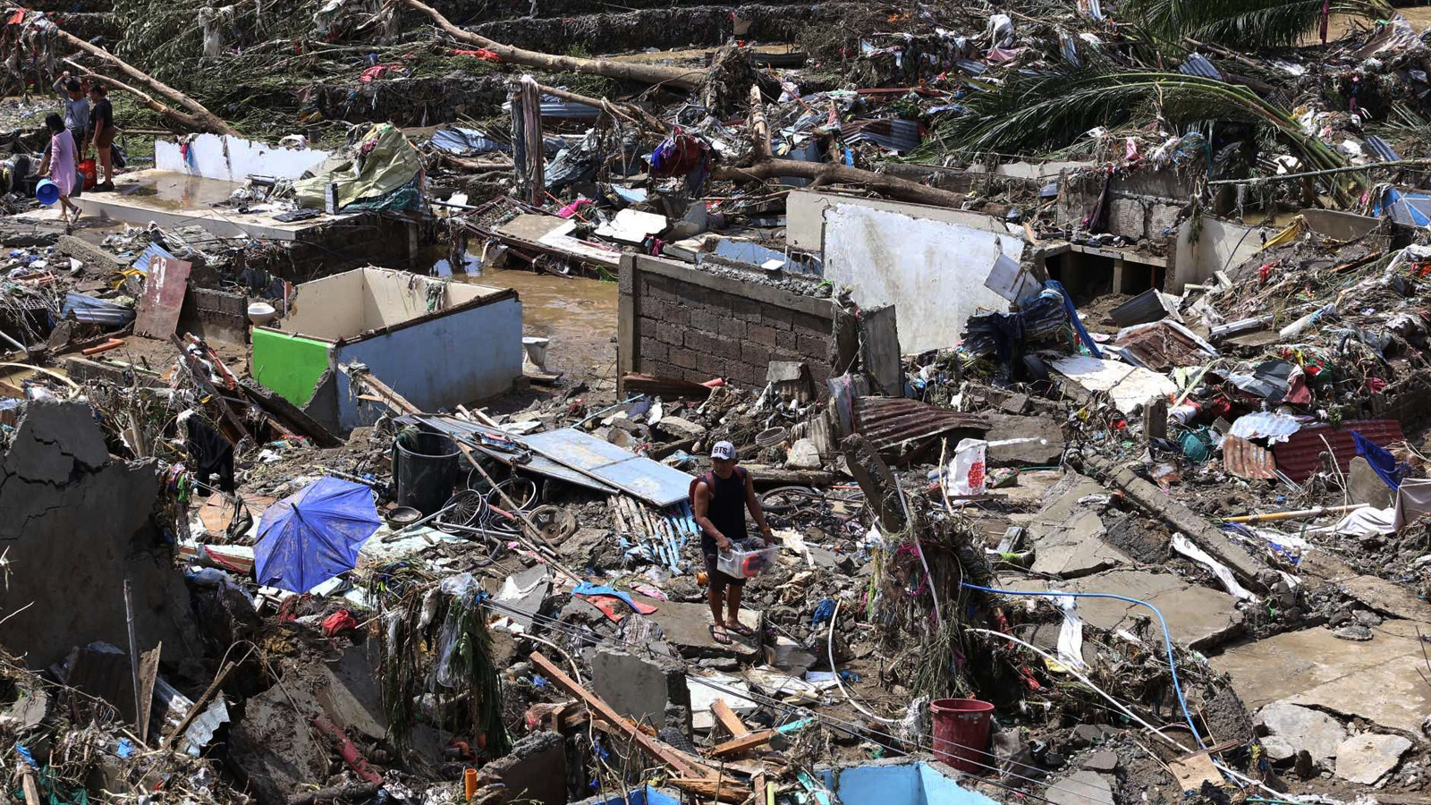 Νεότερος απολογισμός ανεβάζει σε 66 τους νεκρούς από τον τυφώνα Καλμάγκι που έπληξε τις Φιλιππίνες