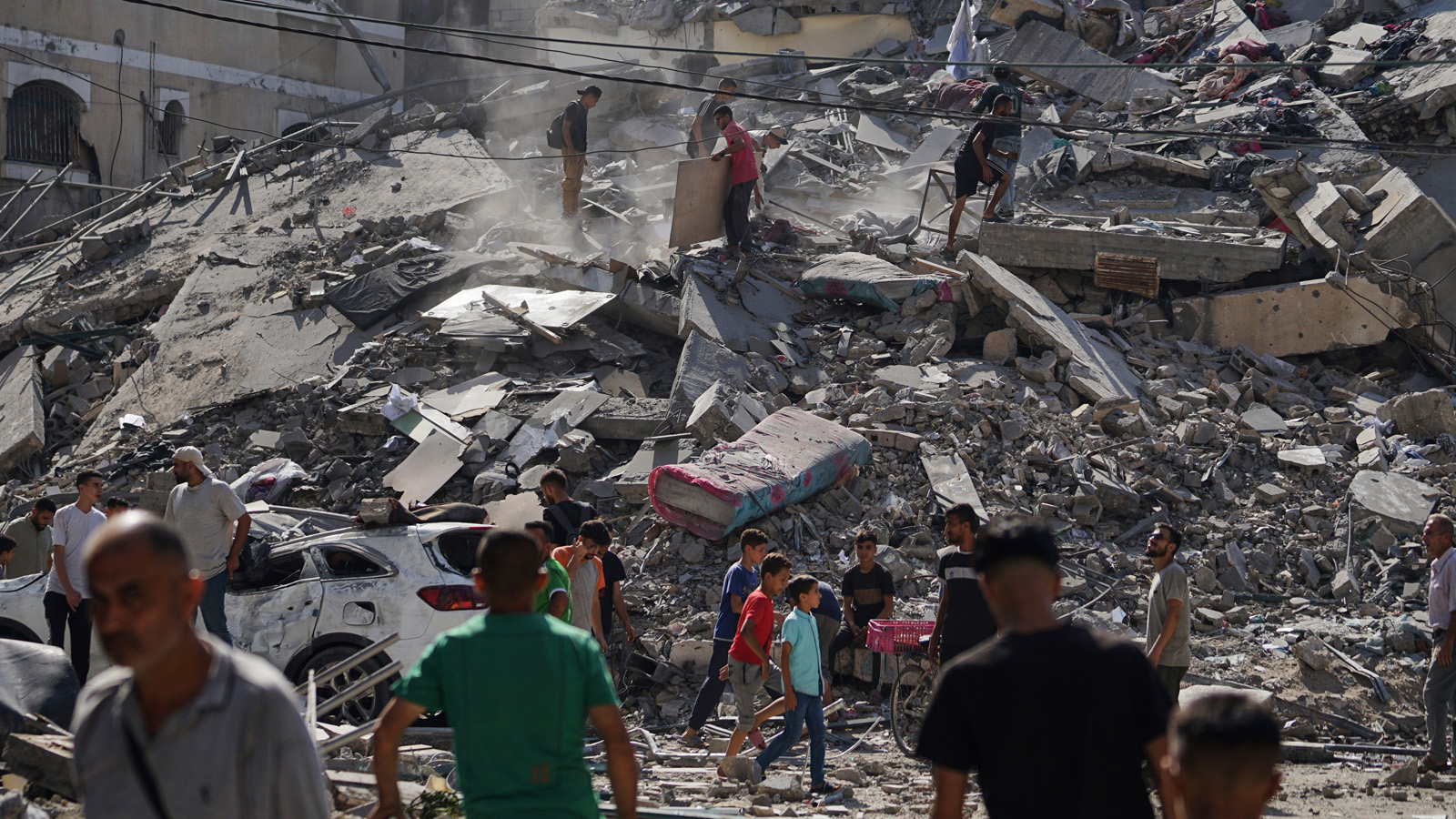 ΛΩΡΙΔΑ ΤΗΣ ΓΑΖΑΣ: 37 νεκροί σε αεροπορικές επιδρομές και από πυρά του Ισραήλ