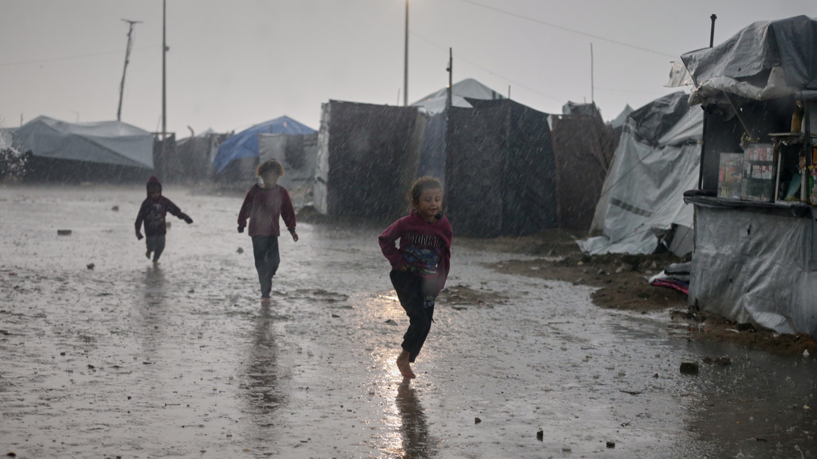 Χωρίς τέλος τα εγκλήματα του ισραηλινού κράτους-δολοφόνου: Άλλο ένα βρέφος νεκρό από το κρύο στη Λωρίδα της Γάζας