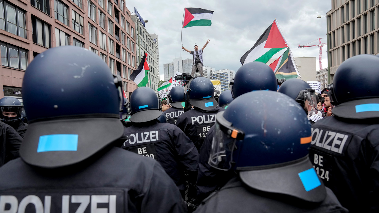 ΕΥΡΩΠΗ - ΗΠΑ: «Το δικαίωμα στη διαμαρτυρία δέχεται συνεχή επίθεση στη Δύση»