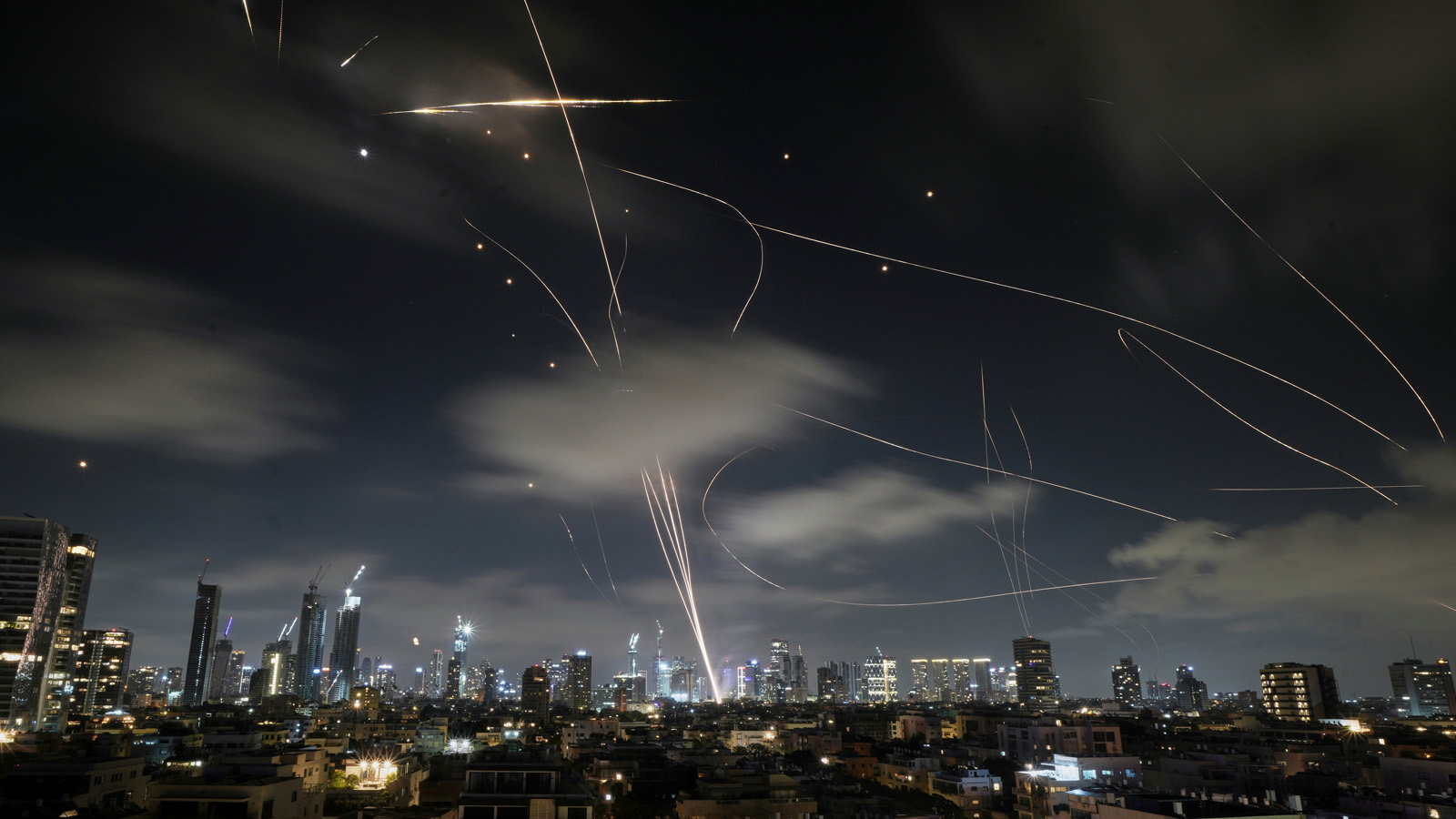 ΜΕΣΗ ΑΝΑΤΟΛΗ: Η εκστρατεία κατά του Ιράν περνάει σε «νέα φάση» λέει το Ισραήλ μετά την εύθραυστη«εκεχειρία», προαναγγέλλοντας ένταση της σφαγής στη Γάζα