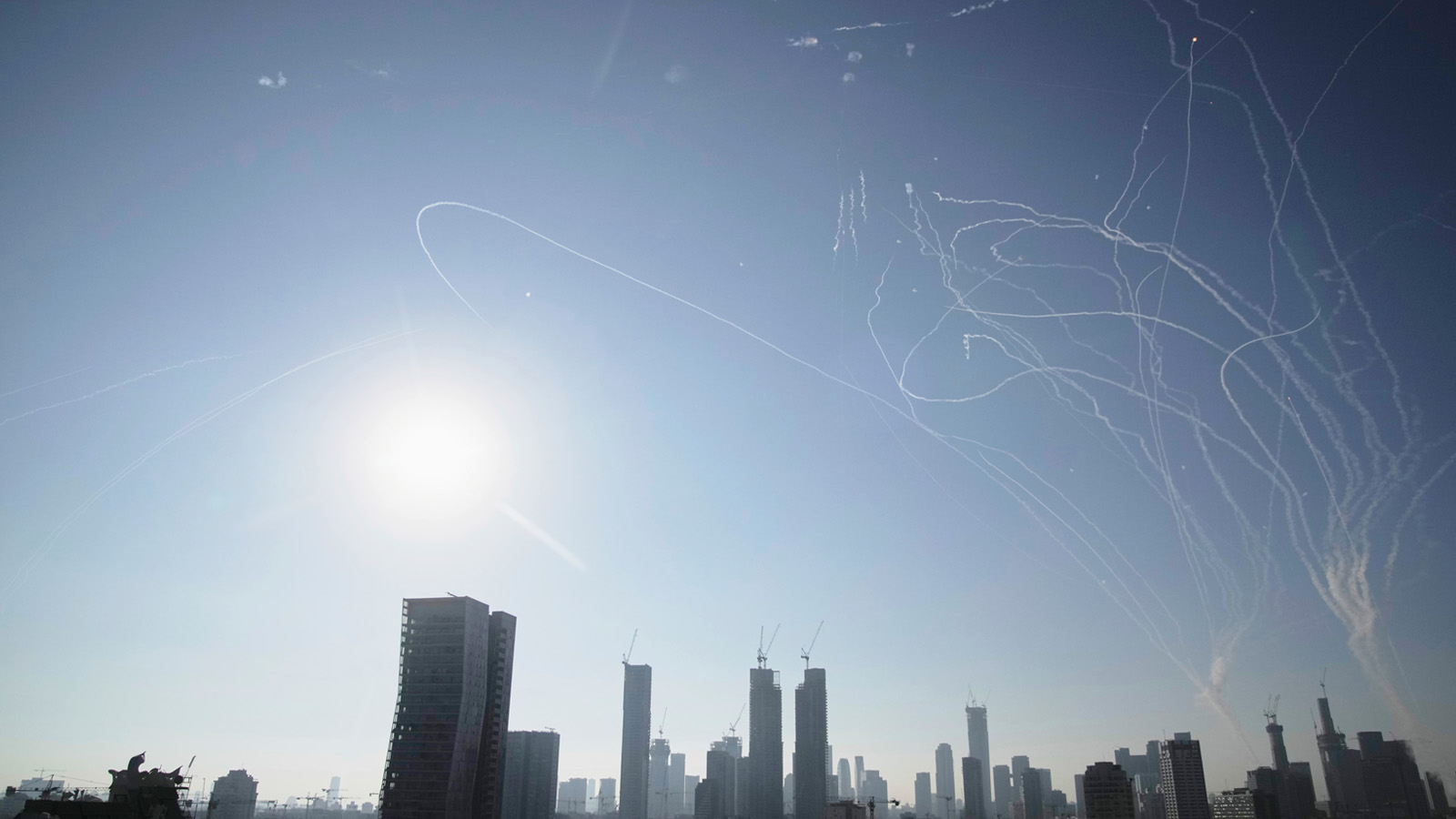 ΗΠΑ ΚΑΙ ΙΣΡΑΗΛ ΣΠΡΩΧΝΟΥΝ ΣΕ ΓΕΝΙΚΕΥΣΗ ΤΟΥ ΠΟΛΕΜΟΥ: Συνεχίζονται οι αεροπορικές και πυραυλικές επιθέσεις ενώ στο τραπέζι βρίσκονται σχέδια κλιμάκωσης του μακελειού