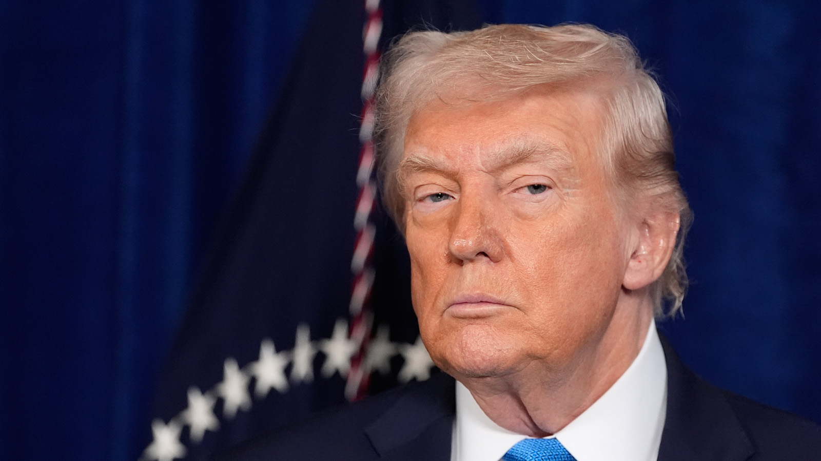 Νέες απειλές Τραμπ ότι οι ΗΠΑ εξετάζουν «πολύ δυνατές επιλογές» κατά του Ιράν