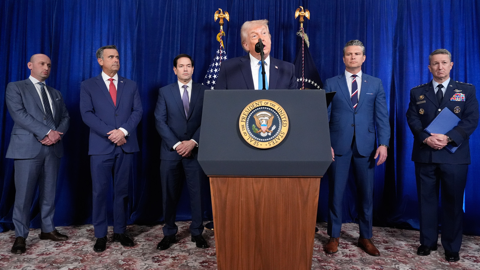 Ντ. Τραμπ: Οι ΗΠΑ θα ...«επιτηρούν» την Βενεζουέλα για «πολύ περισσότερο» από ένα χρόνο!