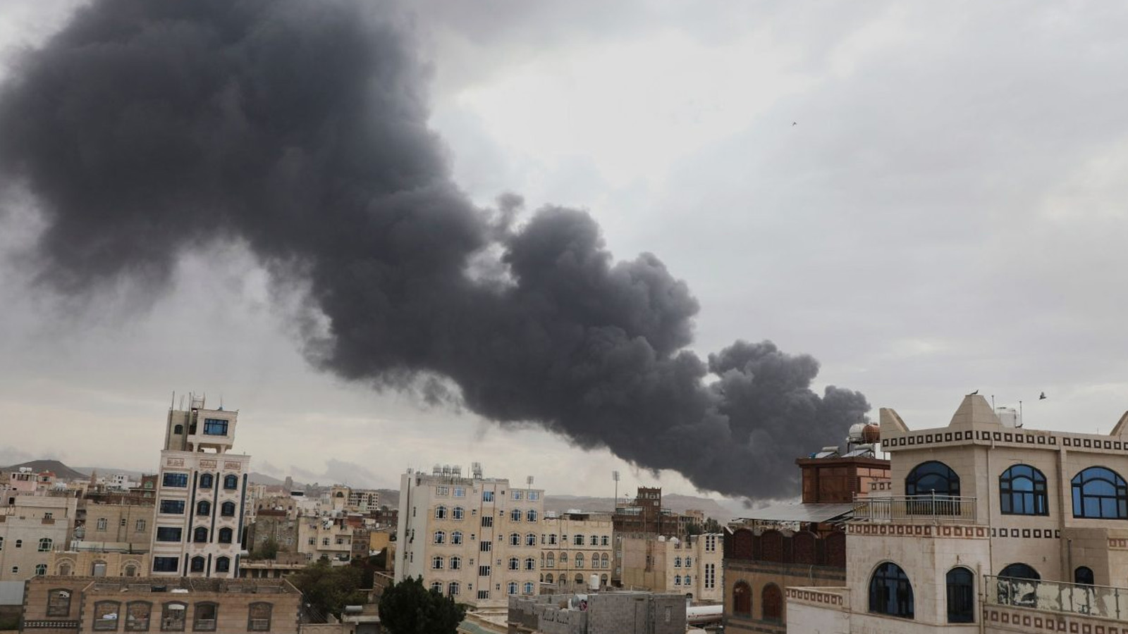 ΚΡΑΤΟΣ-ΤΡΟΜΟΚΡΑΤΗΣ : Νέο ισραηλινό σφυροκόπημα κατά της Υεμένης - Το Ναυτικό επιτέθηκε με πυραύλους στο λιμάνι Χοντέιντα