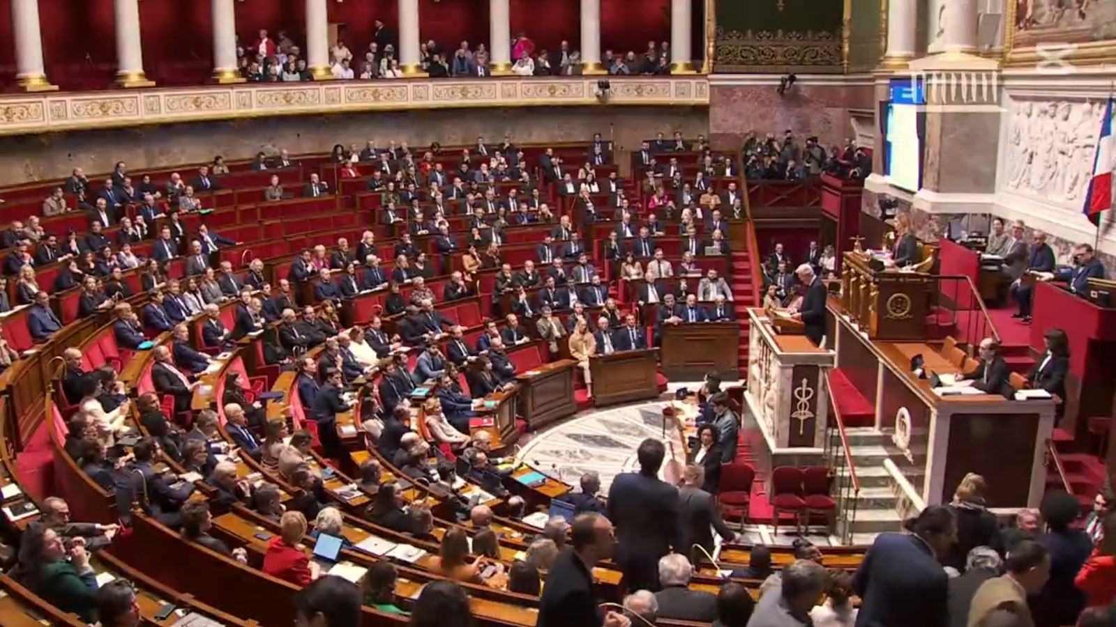 Εγκρίθηκε ο νέος πολεμικός προϋπολογισμός της Γαλλίας εν μέσω τριγμών και ενδοαστικών αντιπαραθέσεων