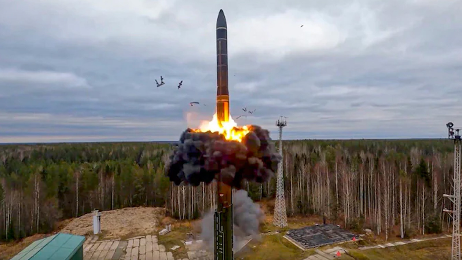 Η Ρώσικη Υπηρεσία Πληροφοριών αναφέρει πως Γαλλία και Μ. Βρετανία σχεδιάζουν μεταφορά πυρηνικής τεχνολογίας στην Ουκρανία