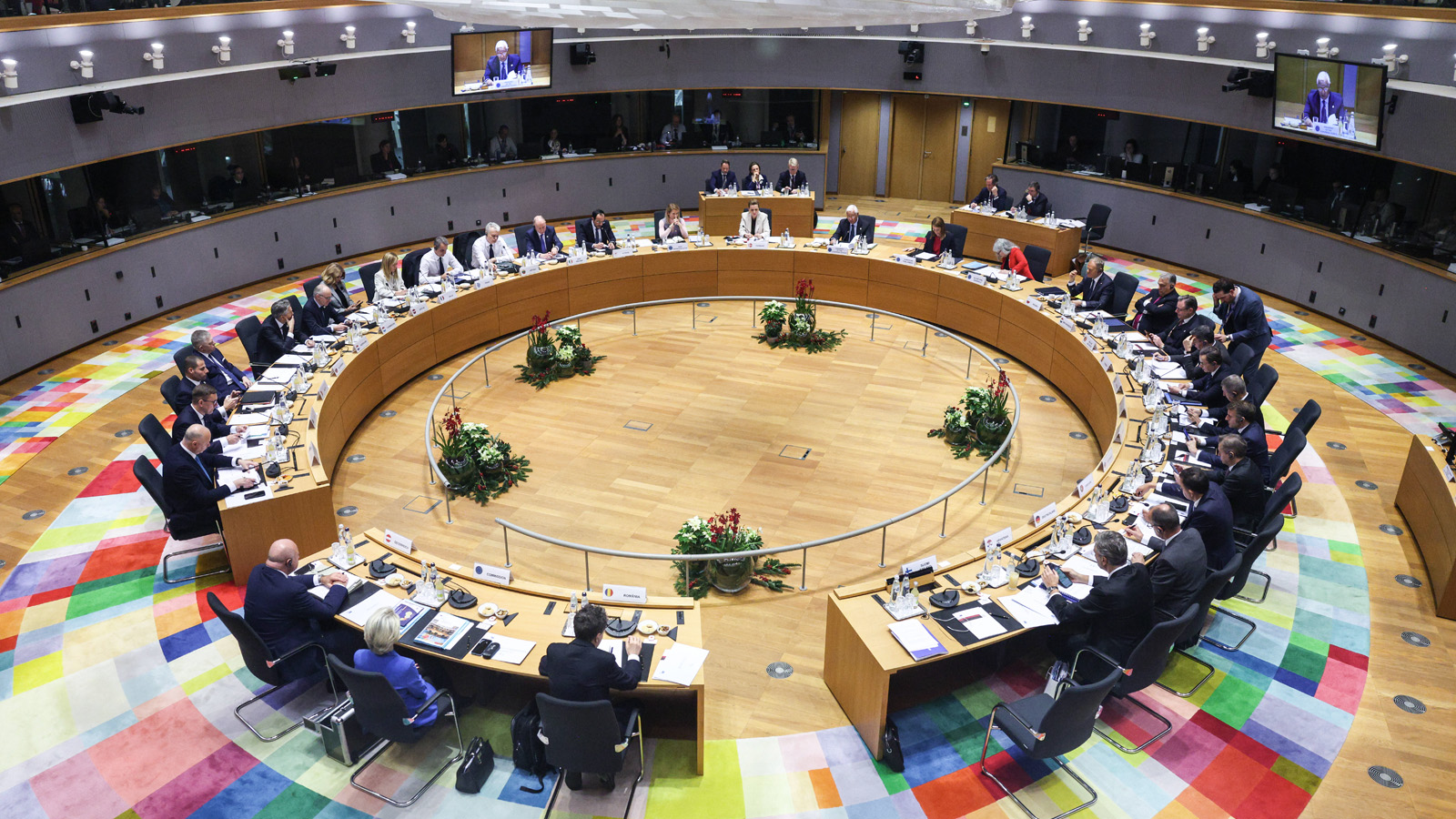 ΕΕ - «Στρατηγική Αυτονομία»: Εντείνονται οι ανησυχίες για την «εξάρτηση» από τις ΗΠΑ και την Κίνα