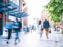 Κίνδυνος στο εμπόριο: Τρεις στις τέσσερις επιχειρήσεις με «παγωμένο» τζίρο