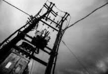 Παραλογισμός στη Θάσο: Μένουν χωρίς ρεύμα για πάνω από δύο μήνες γιατί… πλήρωσαν 0,03 ευρώ παραπάνω