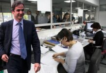 Οταν ο Μητσοτάκης απέλυε δημοσίους υπαλλήλους, αλλά προσλάμβανε τον… “άξιο” Λαζαρίδη